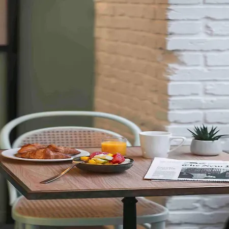 Ibis Styles Montmartre Nord Hotel 3*