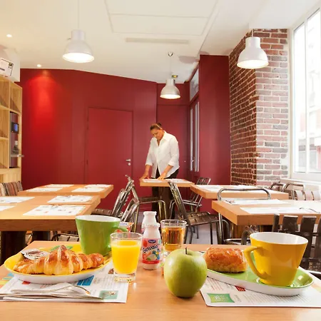 Hotel Ibis Styles Montmartre Nord Parigi