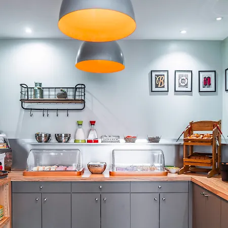 Отель Ibis Styles Montmartre Nord 3*