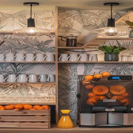 Отель Ibis Styles Montmartre Nord Париж
