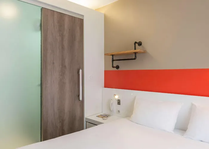 ホテル イビス スタイルズ モンマルトル ノール 3*